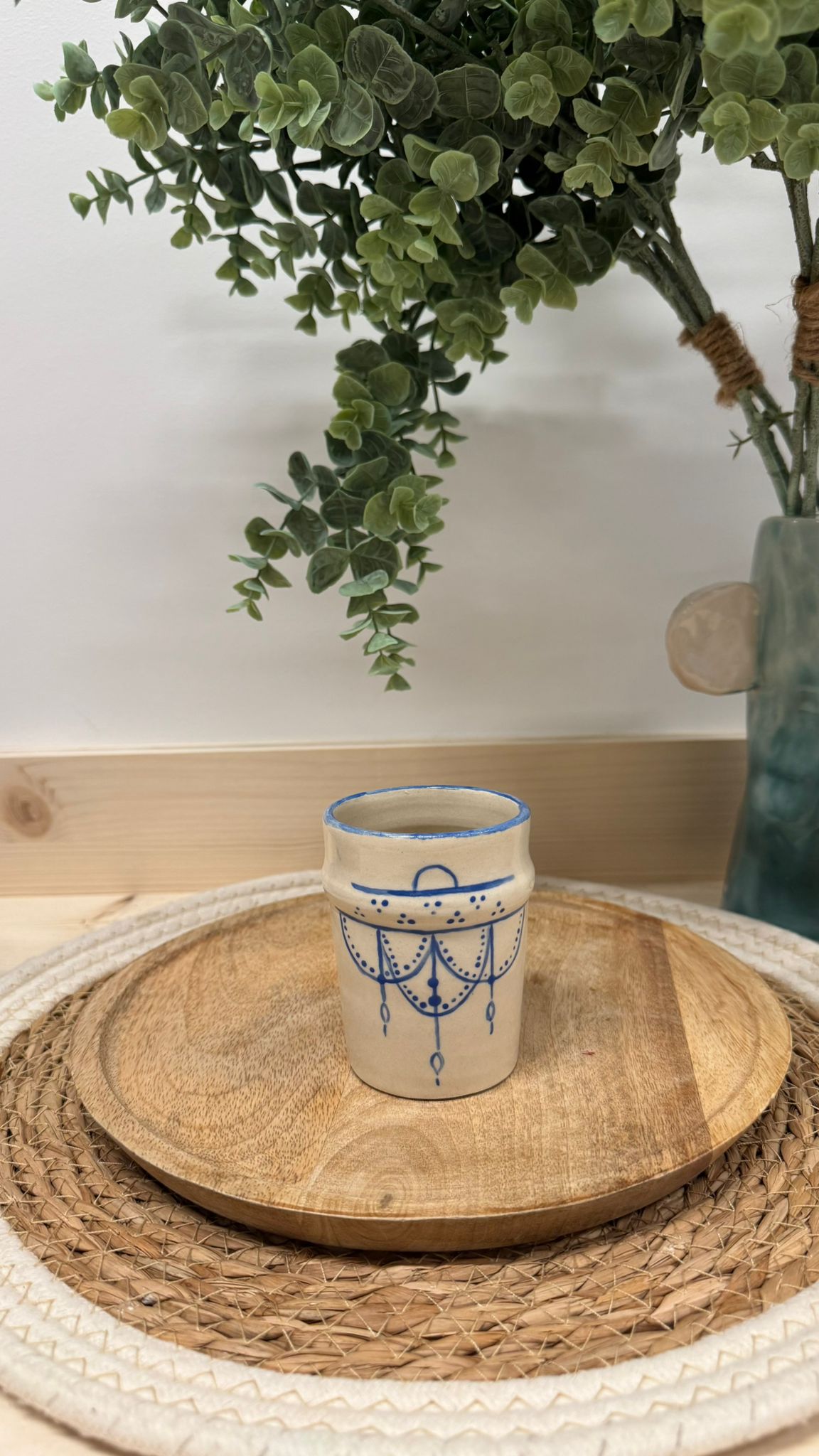 Verre Amazigh petit format en grès, motifs berbères bleus